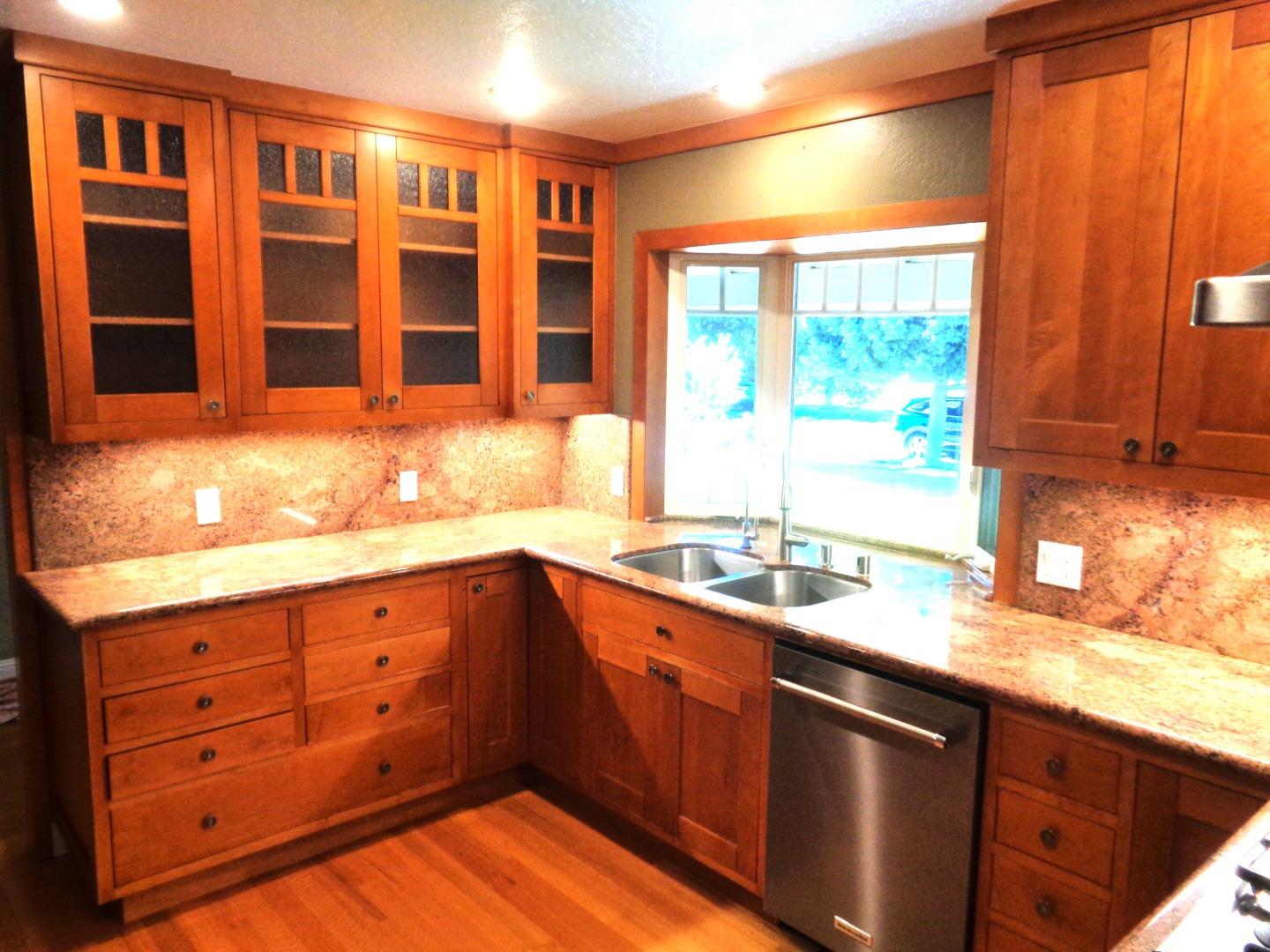 Detail Gallery Image 6 of 9 For 2309 Walden Sq, San Jose,  CA 95124 - 4 Beds | 2/1 Baths