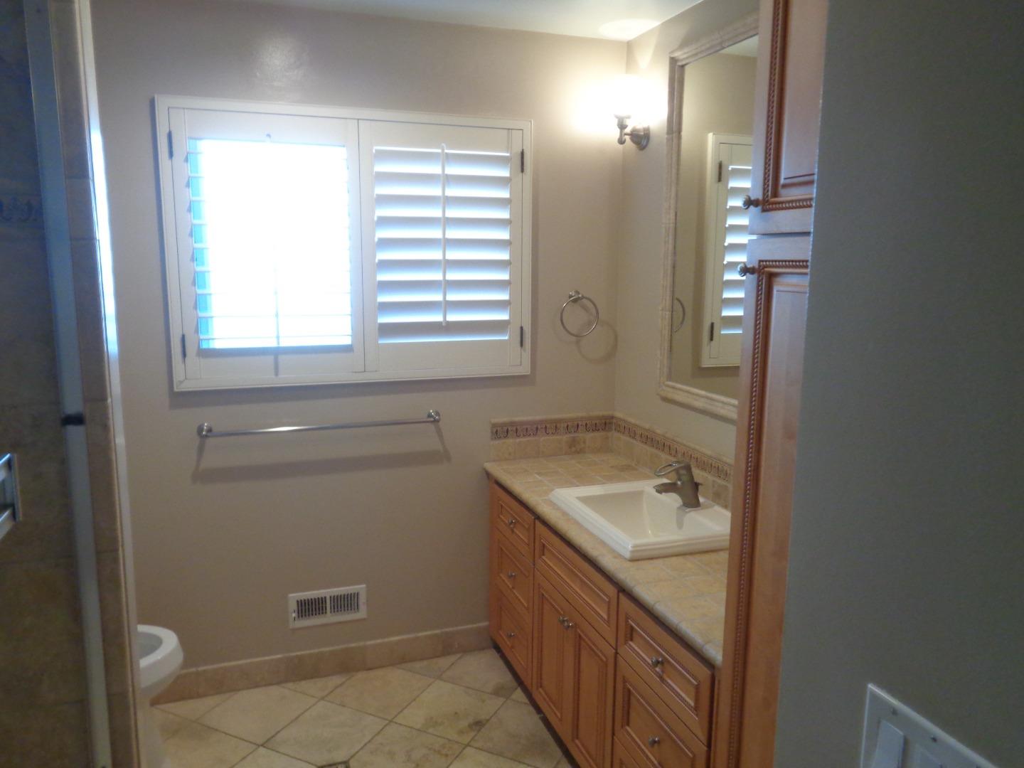 Detail Gallery Image 8 of 9 For 2309 Walden Sq, San Jose,  CA 95124 - 4 Beds | 2/1 Baths