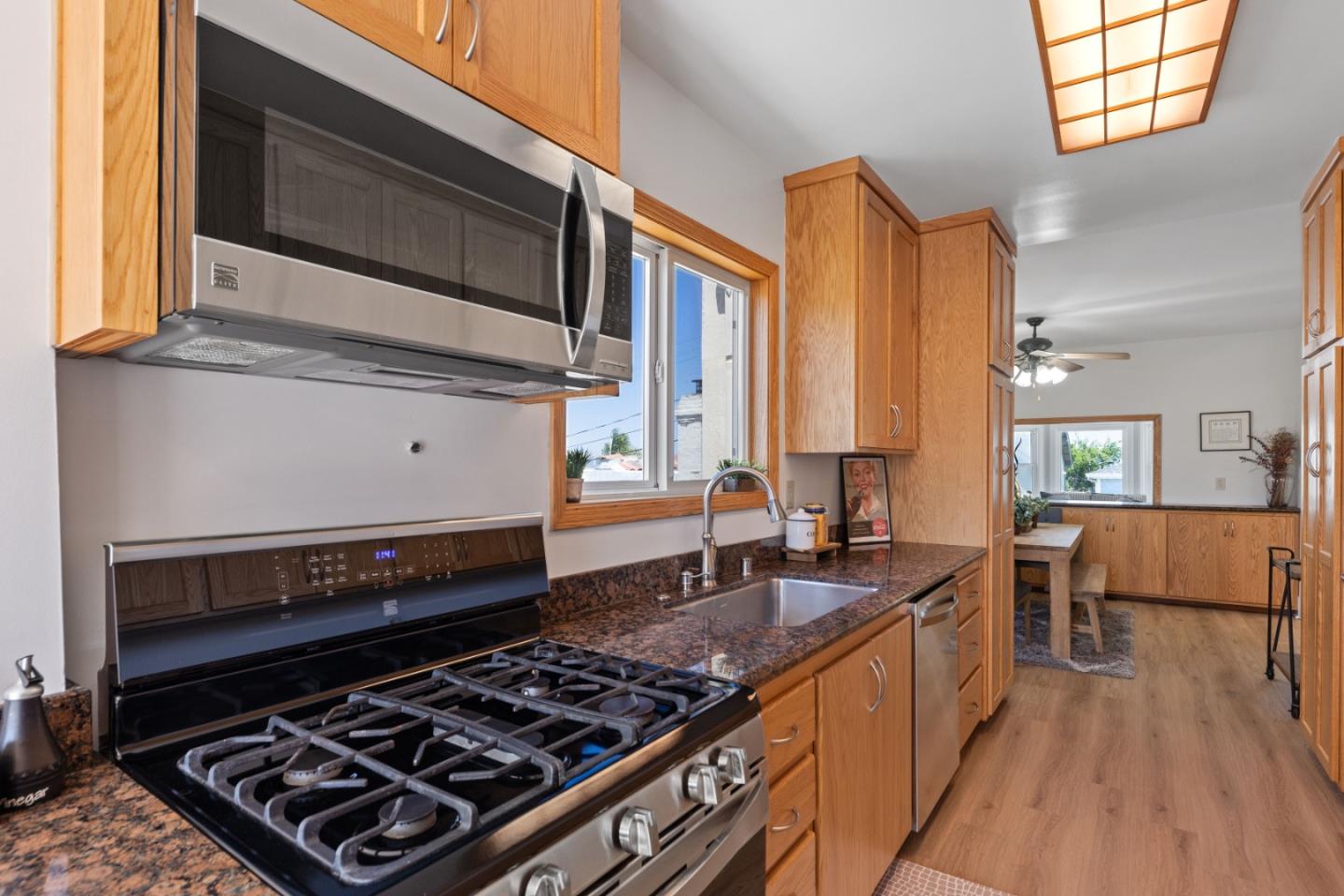Detail Gallery Image 16 of 49 For 441 Hazel Ave, San Bruno,  CA 94066 - 2 Beds | 2 Baths