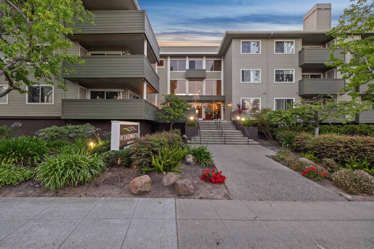 Detail Gallery Image 24 of 28 For 300 Murchison Dr #123,  Millbrae,  CA 94030 - 1 Beds | 1 Baths