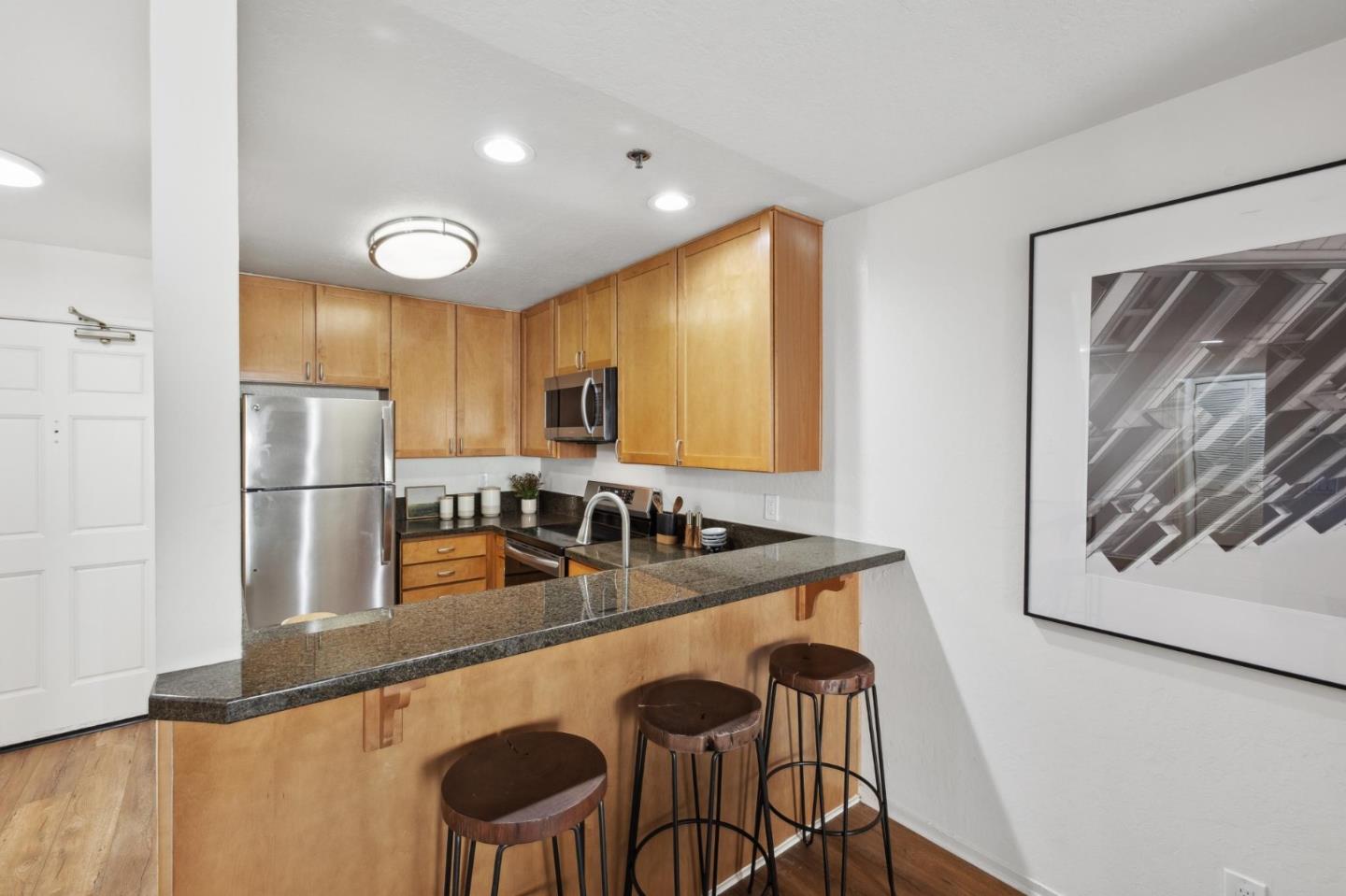 Detail Gallery Image 6 of 28 For 300 Murchison Dr #123,  Millbrae,  CA 94030 - 1 Beds | 1 Baths