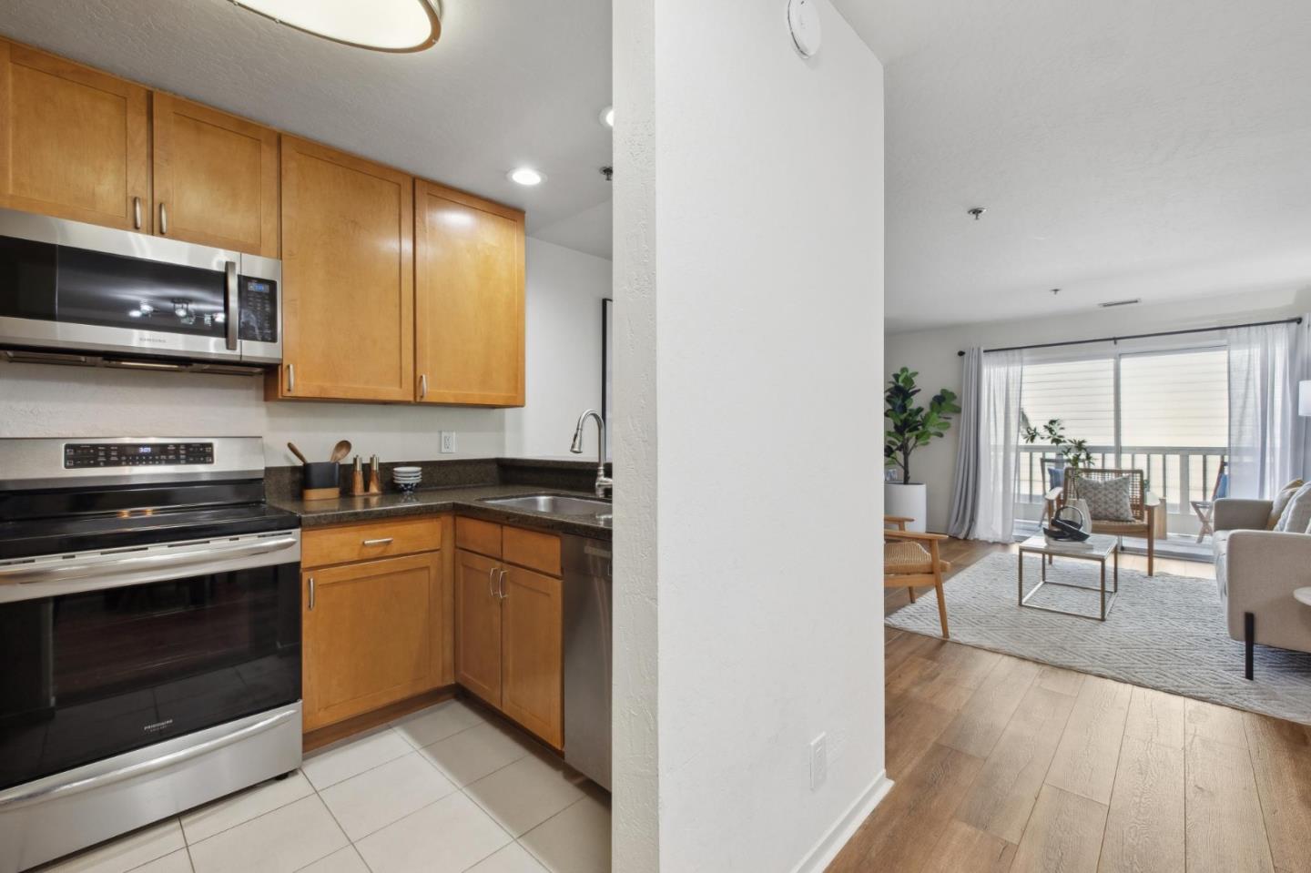 Detail Gallery Image 7 of 28 For 300 Murchison Dr #123,  Millbrae,  CA 94030 - 1 Beds | 1 Baths