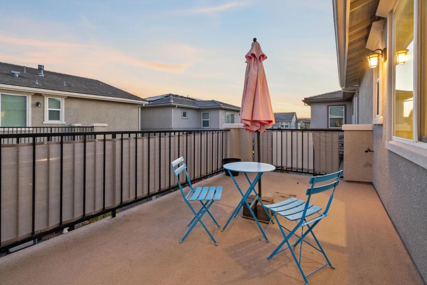Detail Gallery Image 11 of 61 For 39441 Humpback Whale Rd, Newark,  CA 94560 - 5 Beds | 4/1 Baths