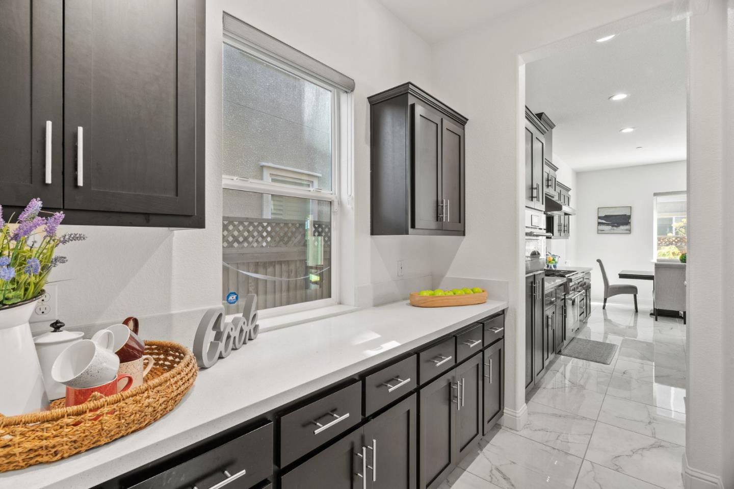 Detail Gallery Image 17 of 61 For 39441 Humpback Whale Rd, Newark,  CA 94560 - 5 Beds | 4/1 Baths