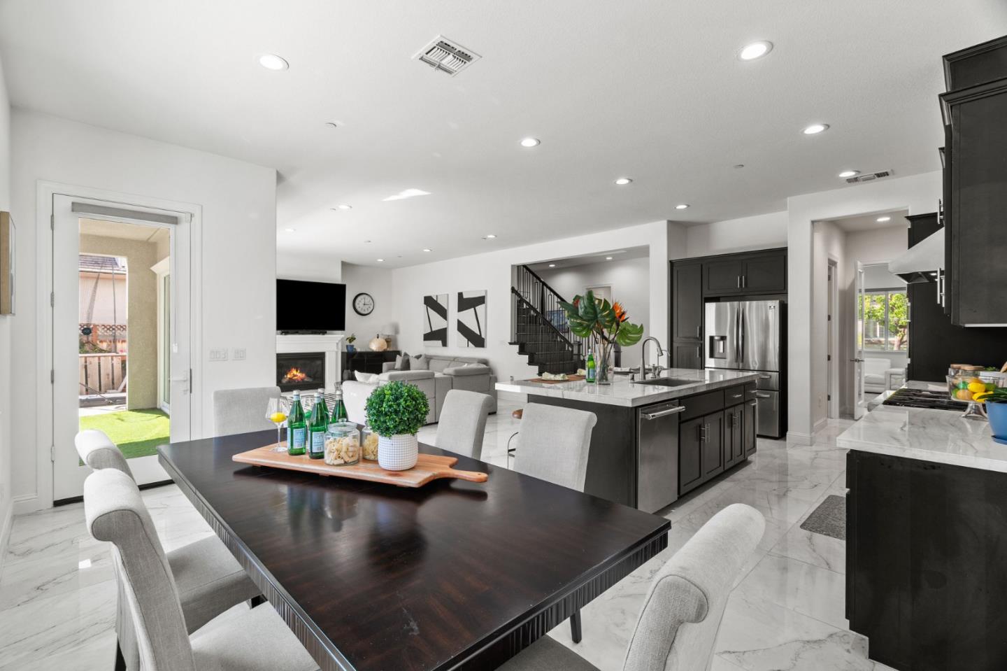 Detail Gallery Image 25 of 61 For 39441 Humpback Whale Rd, Newark,  CA 94560 - 5 Beds | 4/1 Baths