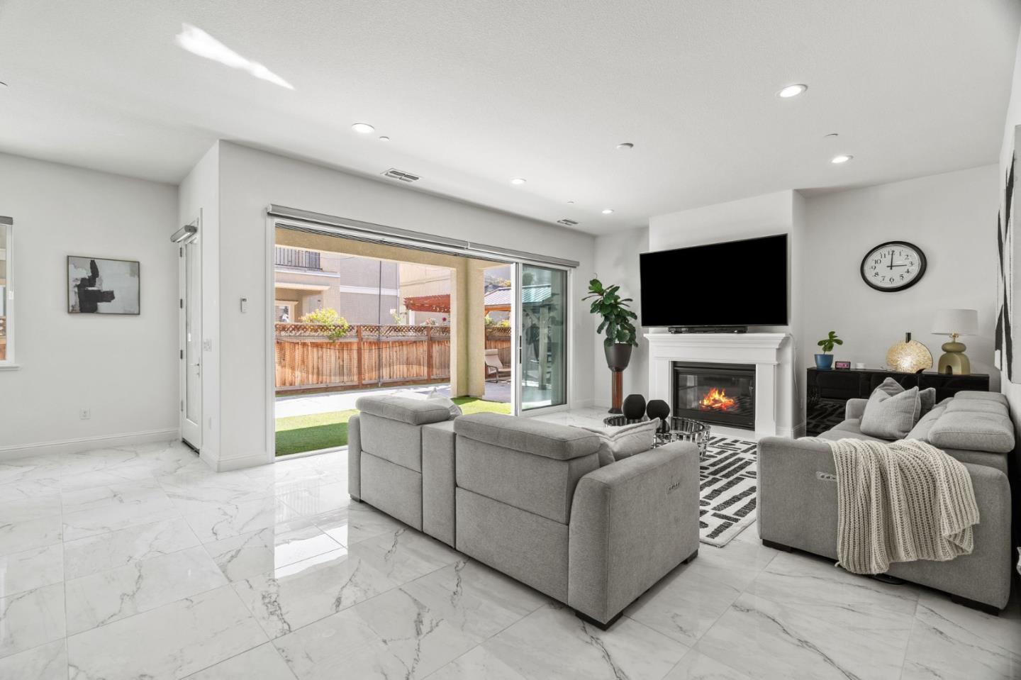 Detail Gallery Image 26 of 61 For 39441 Humpback Whale Rd, Newark,  CA 94560 - 5 Beds | 4/1 Baths