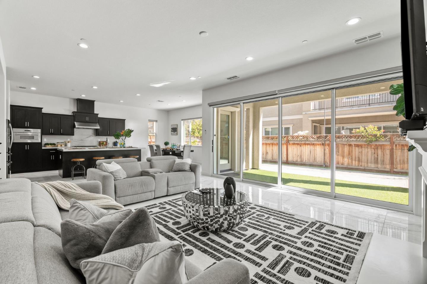 Detail Gallery Image 27 of 61 For 39441 Humpback Whale Rd, Newark,  CA 94560 - 5 Beds | 4/1 Baths