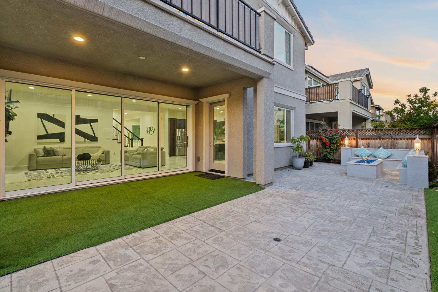 Detail Gallery Image 5 of 61 For 39441 Humpback Whale Rd, Newark,  CA 94560 - 5 Beds | 4/1 Baths