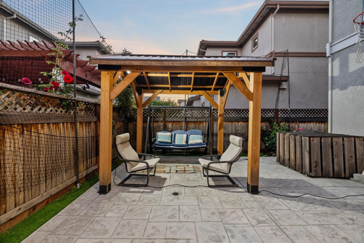 Detail Gallery Image 6 of 61 For 39441 Humpback Whale Rd, Newark,  CA 94560 - 5 Beds | 4/1 Baths