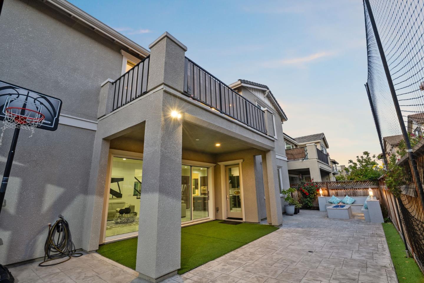 Detail Gallery Image 7 of 61 For 39441 Humpback Whale Rd, Newark,  CA 94560 - 5 Beds | 4/1 Baths