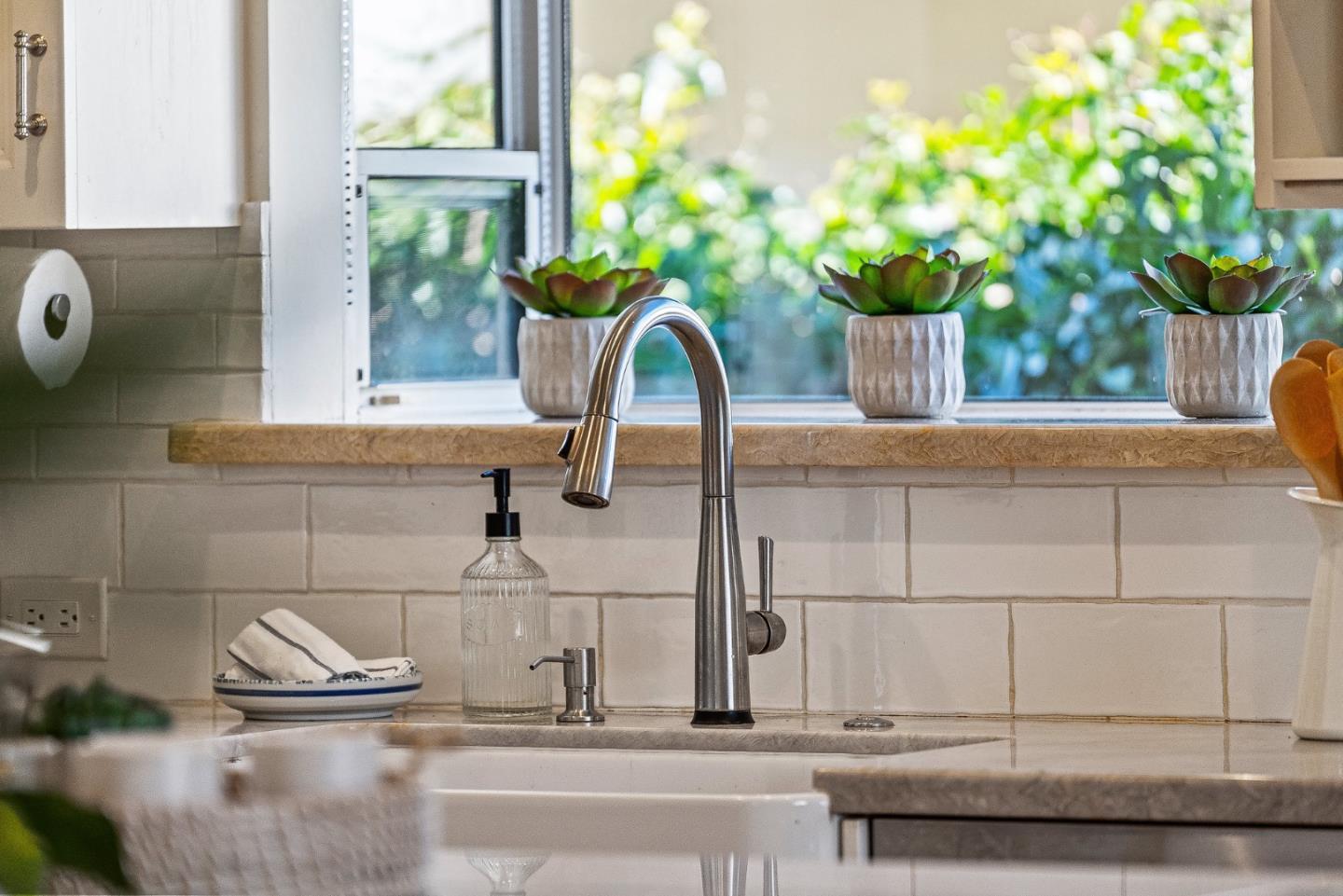 Detail Gallery Image 14 of 41 For 306 Frederick St, Santa Cruz,  CA 95062 - 3 Beds | 2 Baths