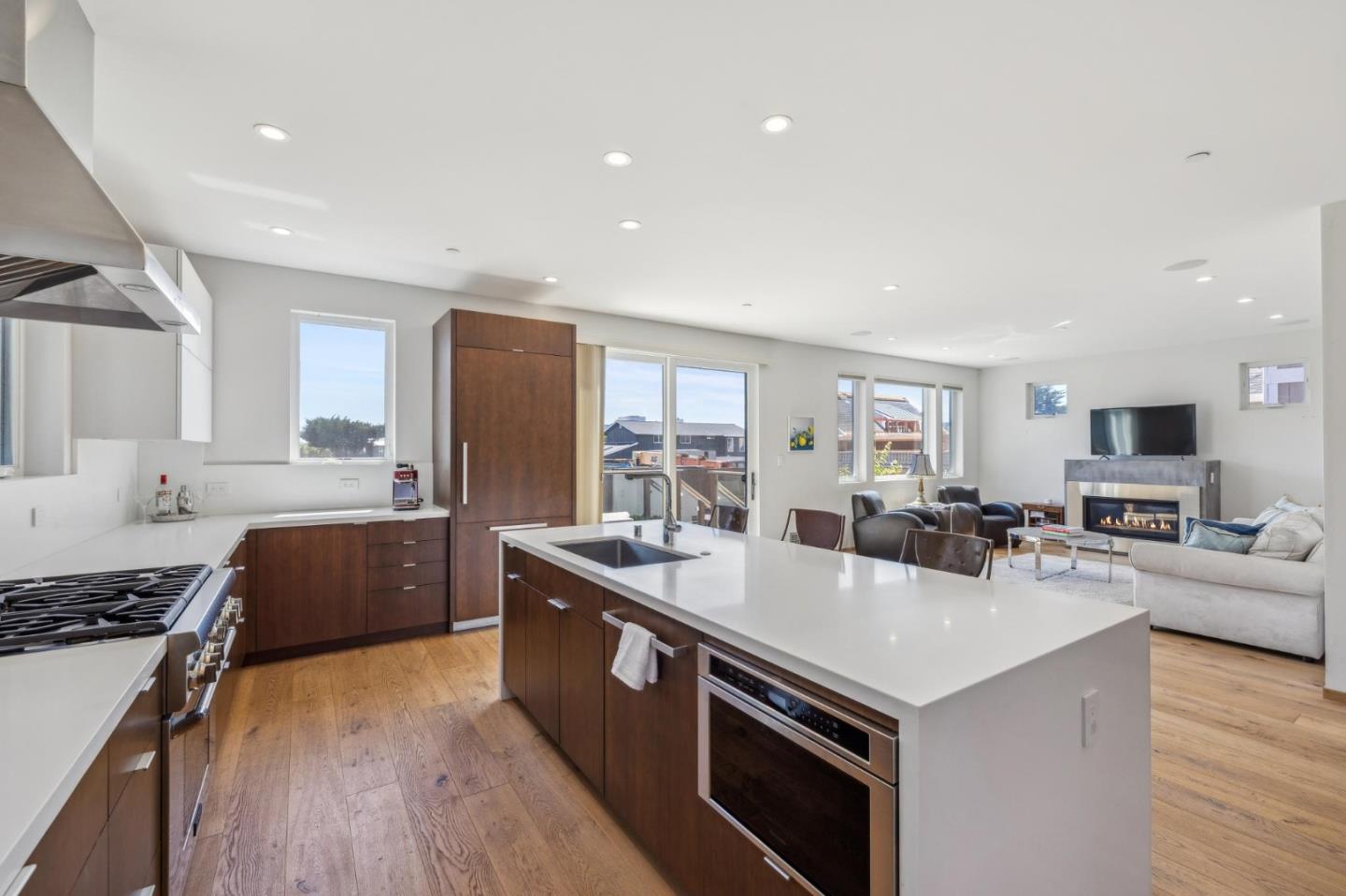 Detail Gallery Image 12 of 42 For 2786 Pullman Ave, Half Moon Bay,  CA 94019 - 4 Beds | 3 Baths