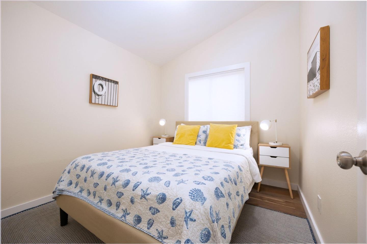 Detail Gallery Image 21 of 39 For 472 Lewis Ln, Pacifica,  CA 94044 - 6 Beds | 3 Baths