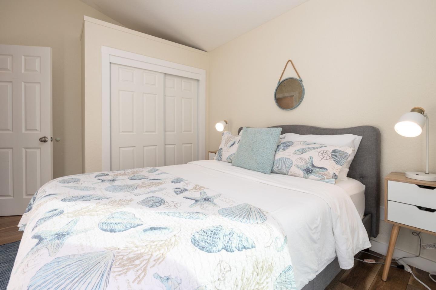 Detail Gallery Image 8 of 39 For 472 Lewis Ln, Pacifica,  CA 94044 - 6 Beds | 3 Baths