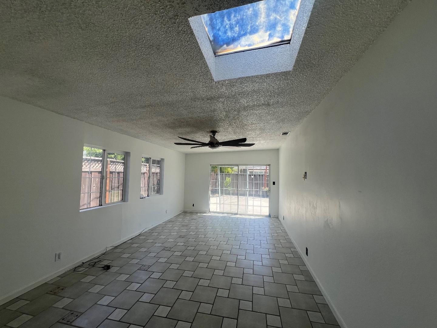 Detail Gallery Image 3 of 4 For 212 Belden Dr, San Jose,  CA 95123 - 3 Beds | 2 Baths