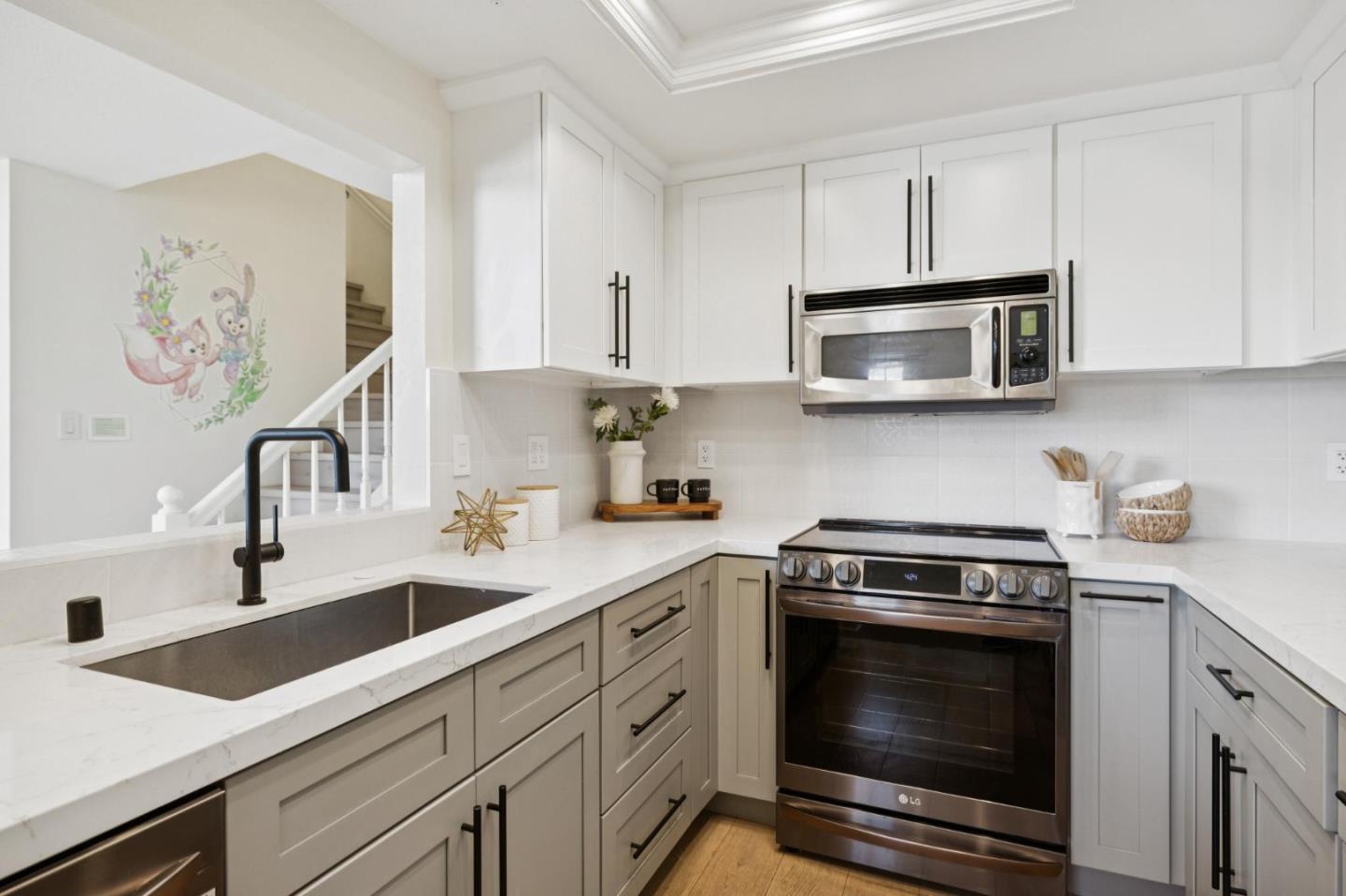 Detail Gallery Image 11 of 58 For 2309 Vista Del Mar, San Mateo,  CA 94404 - 2 Beds | 2 Baths