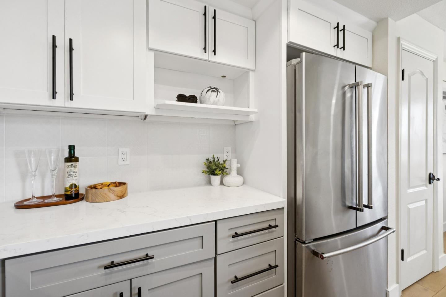 Detail Gallery Image 12 of 58 For 2309 Vista Del Mar, San Mateo,  CA 94404 - 2 Beds | 2 Baths