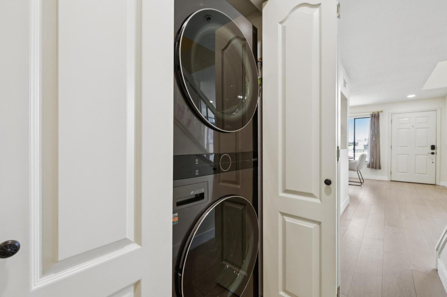 Detail Gallery Image 14 of 58 For 2309 Vista Del Mar, San Mateo,  CA 94404 - 2 Beds | 2 Baths