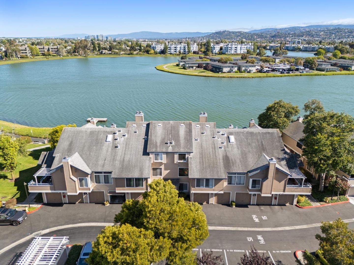 Detail Gallery Image 34 of 58 For 2309 Vista Del Mar, San Mateo,  CA 94404 - 2 Beds | 2 Baths