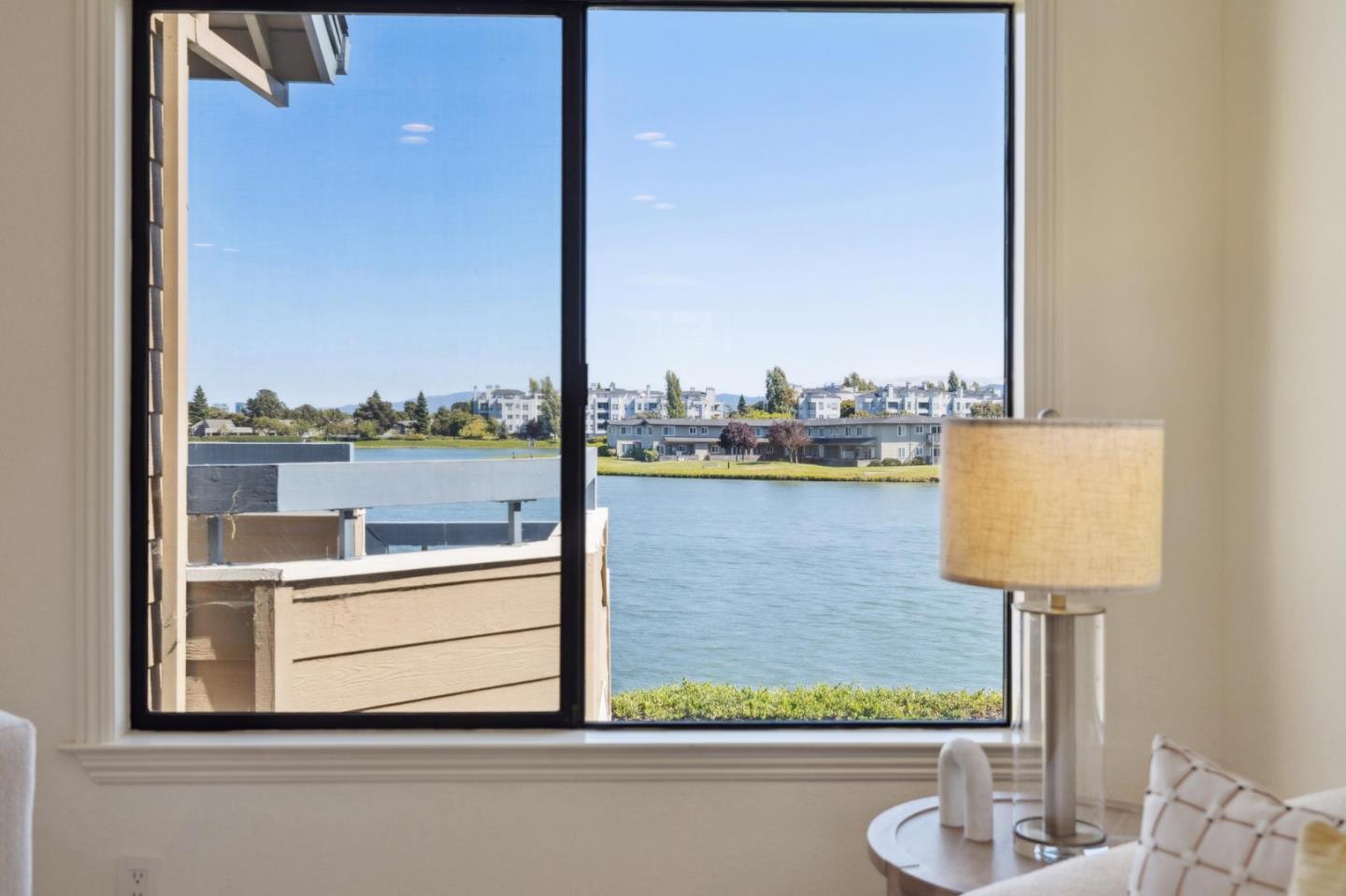 Detail Gallery Image 7 of 58 For 2309 Vista Del Mar, San Mateo,  CA 94404 - 2 Beds | 2 Baths