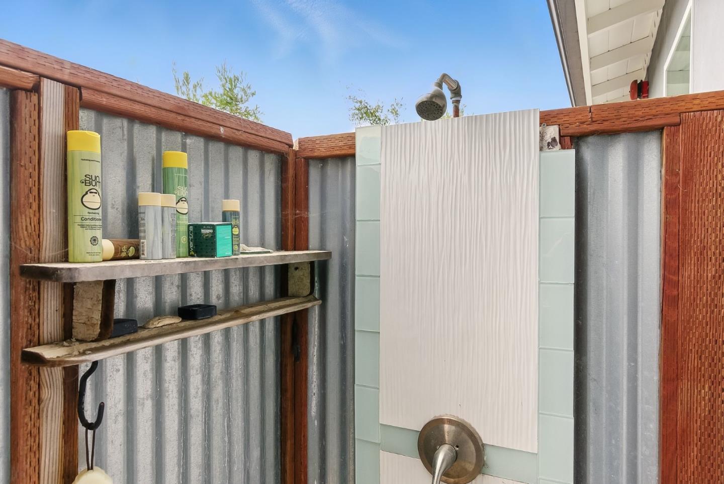 Detail Gallery Image 10 of 36 For 301 25th Ave, Santa Cruz,  CA 95062 - 3 Beds | 3 Baths