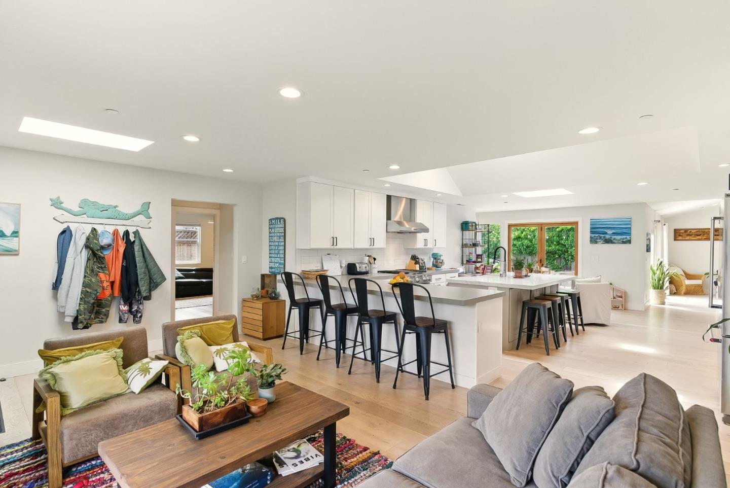 Detail Gallery Image 15 of 36 For 301 25th Ave, Santa Cruz,  CA 95062 - 3 Beds | 3 Baths