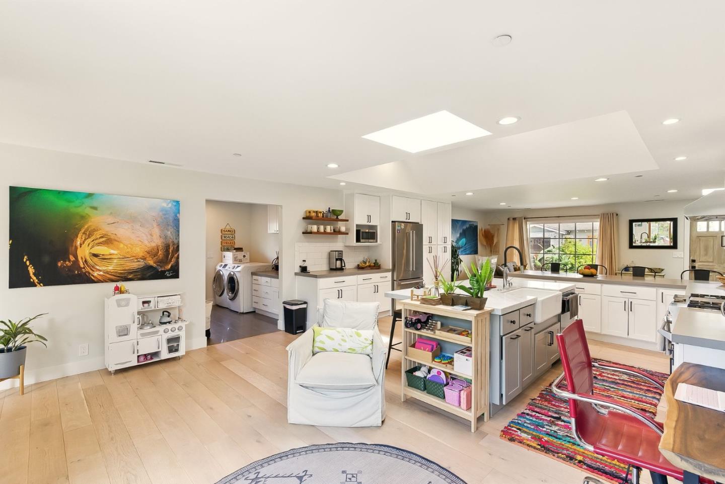 Detail Gallery Image 20 of 36 For 301 25th Ave, Santa Cruz,  CA 95062 - 3 Beds | 3 Baths