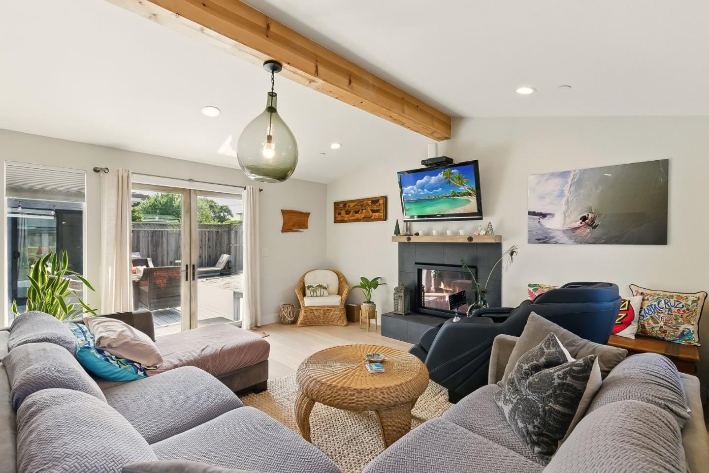 Detail Gallery Image 22 of 36 For 301 25th Ave, Santa Cruz,  CA 95062 - 3 Beds | 3 Baths