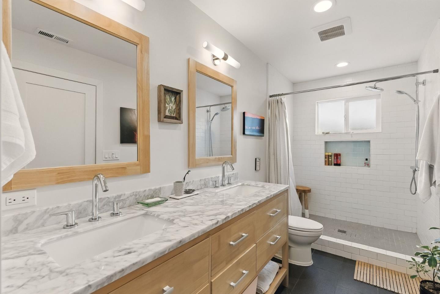 Detail Gallery Image 27 of 36 For 301 25th Ave, Santa Cruz,  CA 95062 - 3 Beds | 3 Baths