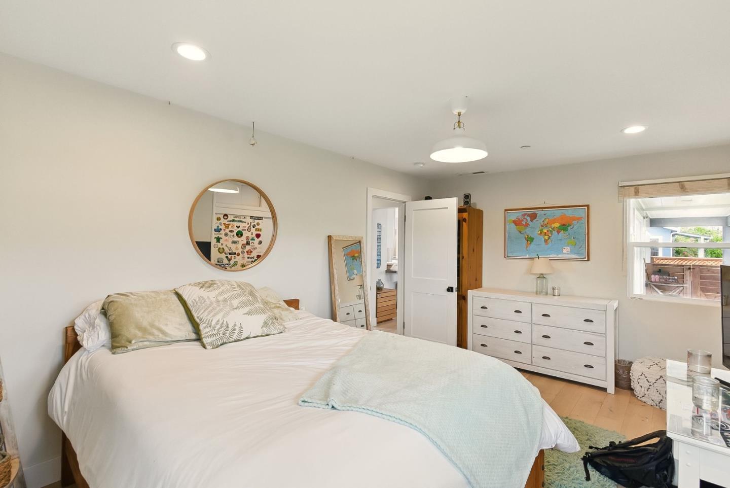 Detail Gallery Image 28 of 36 For 301 25th Ave, Santa Cruz,  CA 95062 - 3 Beds | 3 Baths