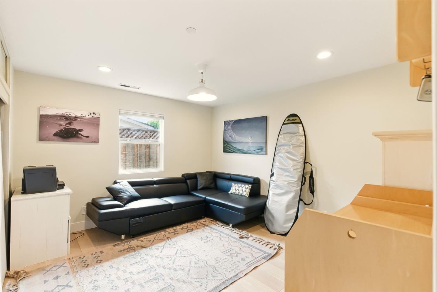 Detail Gallery Image 29 of 36 For 301 25th Ave, Santa Cruz,  CA 95062 - 3 Beds | 3 Baths