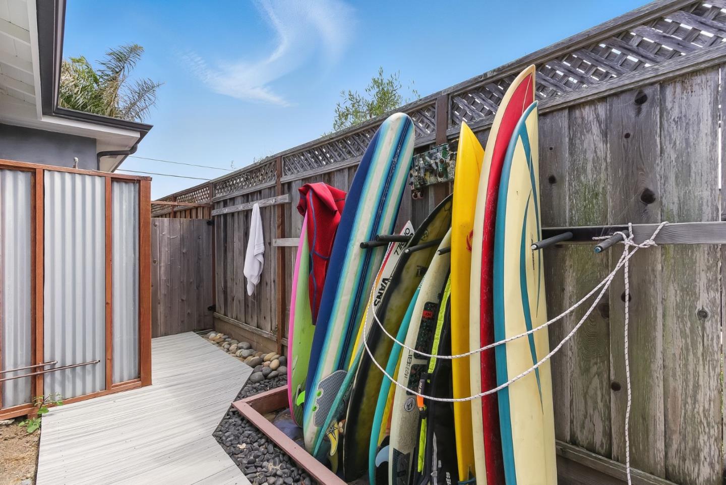 Detail Gallery Image 9 of 36 For 301 25th Ave, Santa Cruz,  CA 95062 - 3 Beds | 3 Baths