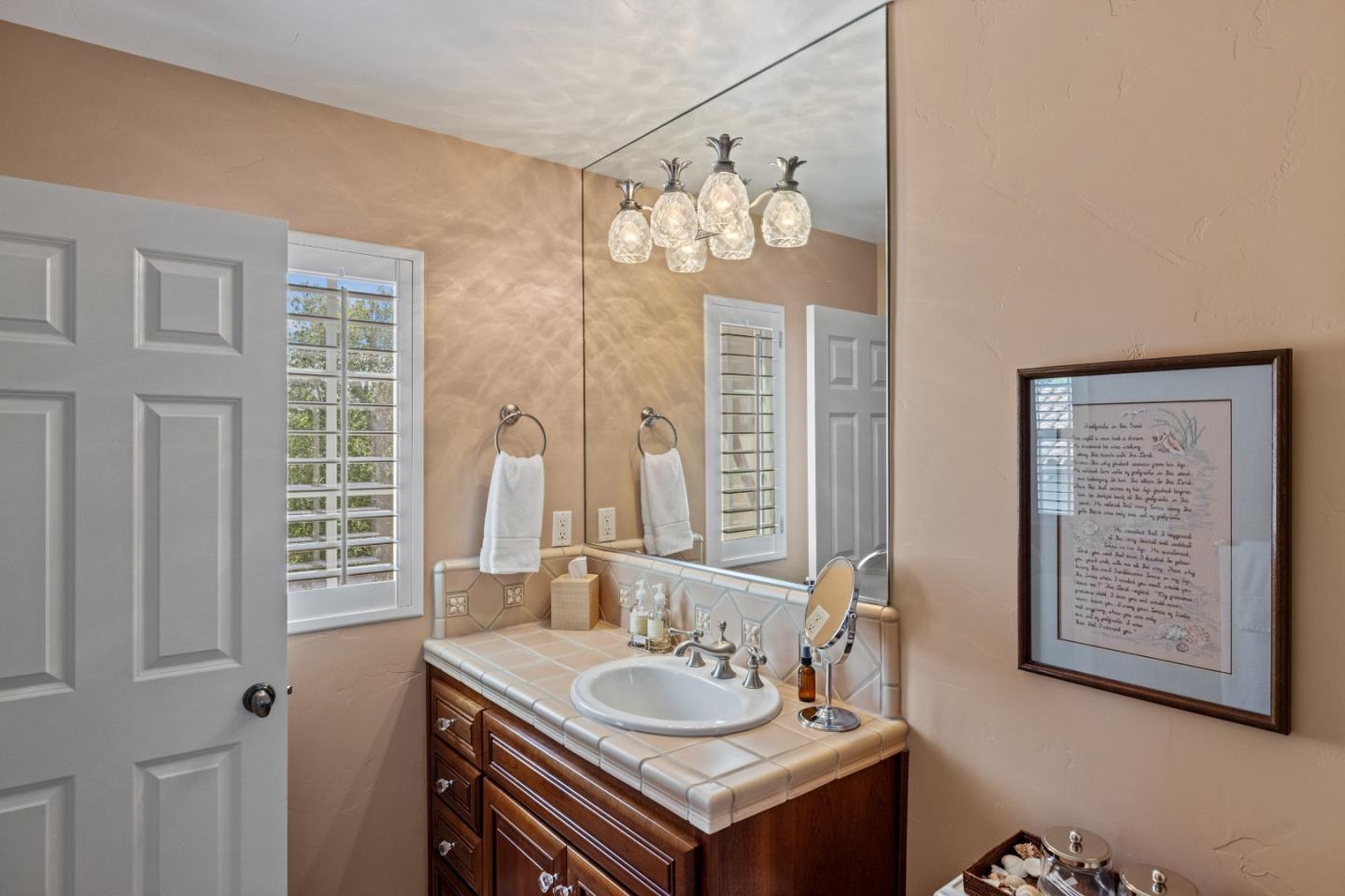 Detail Gallery Image 13 of 30 For 200 Mirasol Way, Monterey,  CA 93940 - 4 Beds | 4/1 Baths