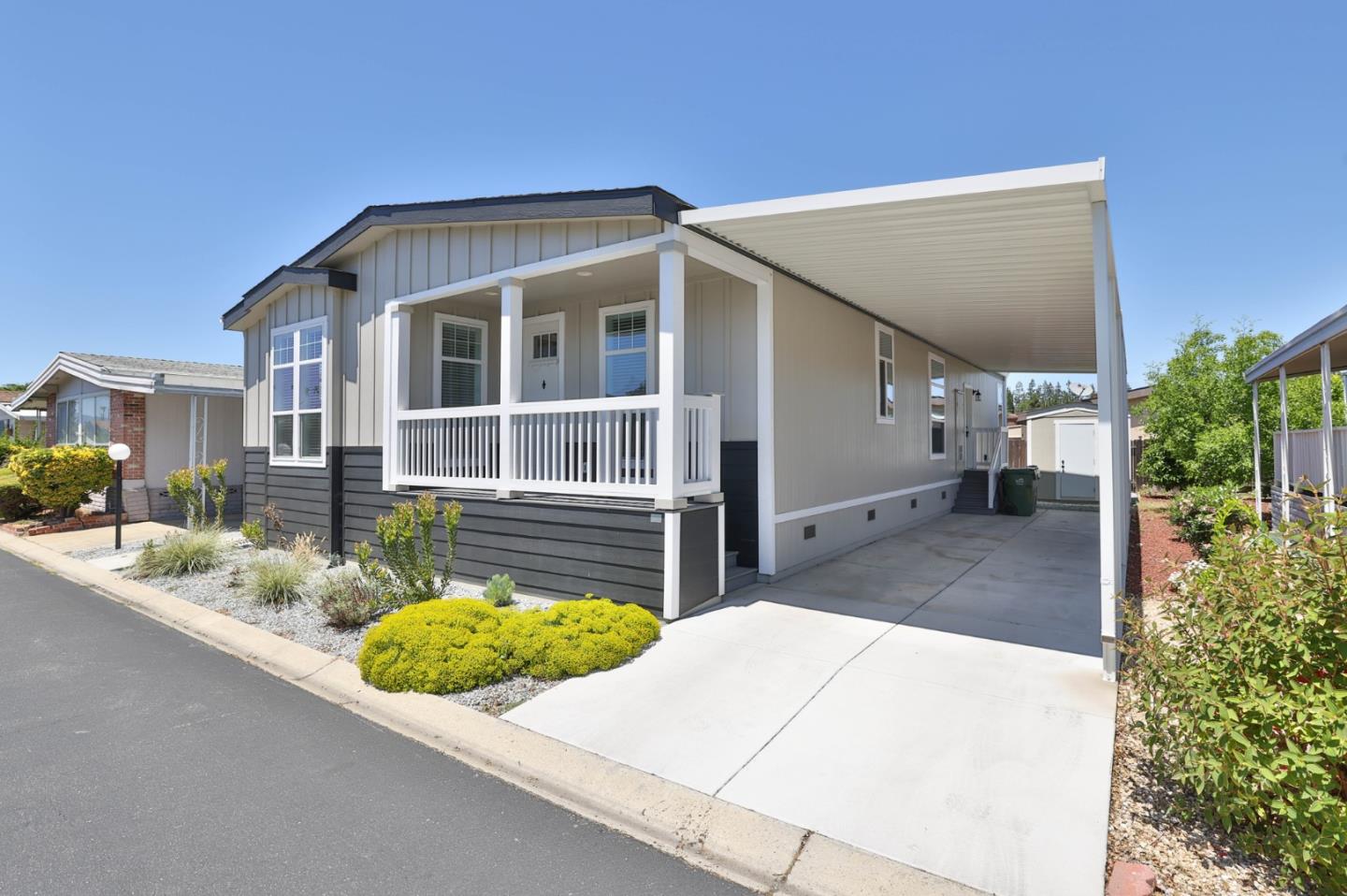 Detail Gallery Image 2 of 32 For 513 Olivian Dr #513,  San Jose,  CA 95123 - 3 Beds | 2 Baths