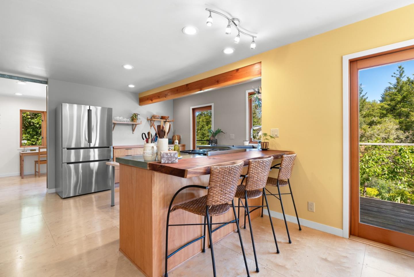 Detail Gallery Image 11 of 91 For 280 Azalea Ln, Santa Cruz,  CA 95060 - 3 Beds | 2/1 Baths
