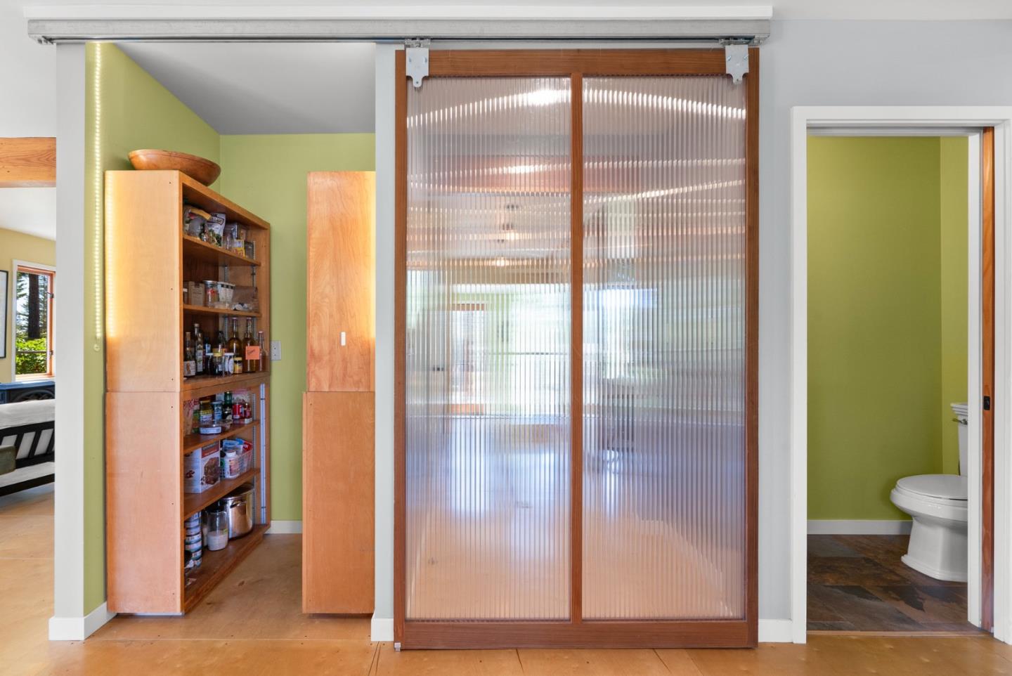 Detail Gallery Image 20 of 91 For 280 Azalea Ln, Santa Cruz,  CA 95060 - 3 Beds | 2/1 Baths