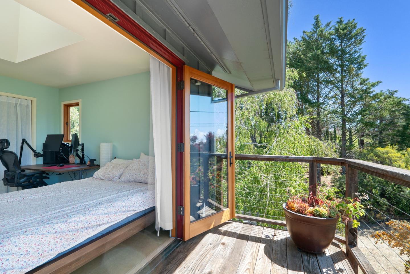 Detail Gallery Image 32 of 91 For 280 Azalea Ln, Santa Cruz,  CA 95060 - 3 Beds | 2/1 Baths