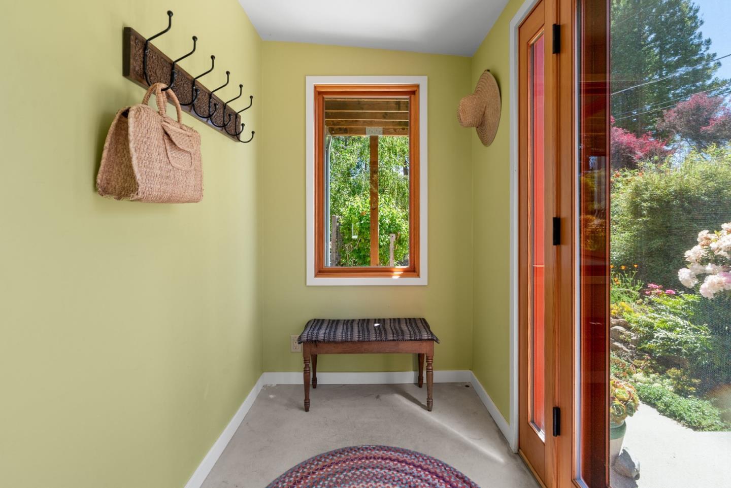Detail Gallery Image 4 of 91 For 280 Azalea Ln, Santa Cruz,  CA 95060 - 3 Beds | 2/1 Baths