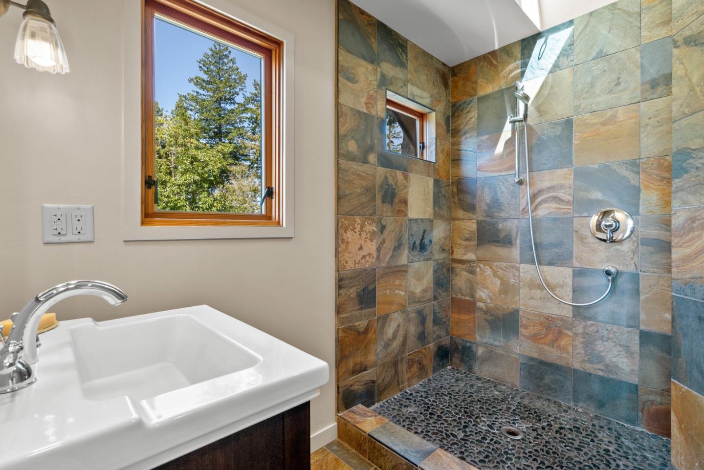 Detail Gallery Image 54 of 91 For 280 Azalea Ln, Santa Cruz,  CA 95060 - 3 Beds | 2/1 Baths