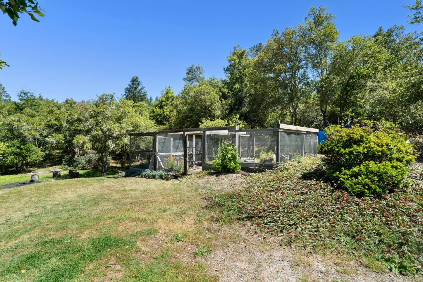 Detail Gallery Image 70 of 91 For 280 Azalea Ln, Santa Cruz,  CA 95060 - 3 Beds | 2/1 Baths