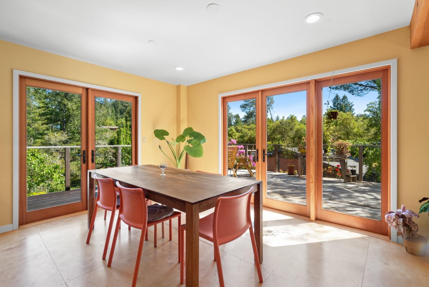 Detail Gallery Image 8 of 91 For 280 Azalea Ln, Santa Cruz,  CA 95060 - 3 Beds | 2/1 Baths