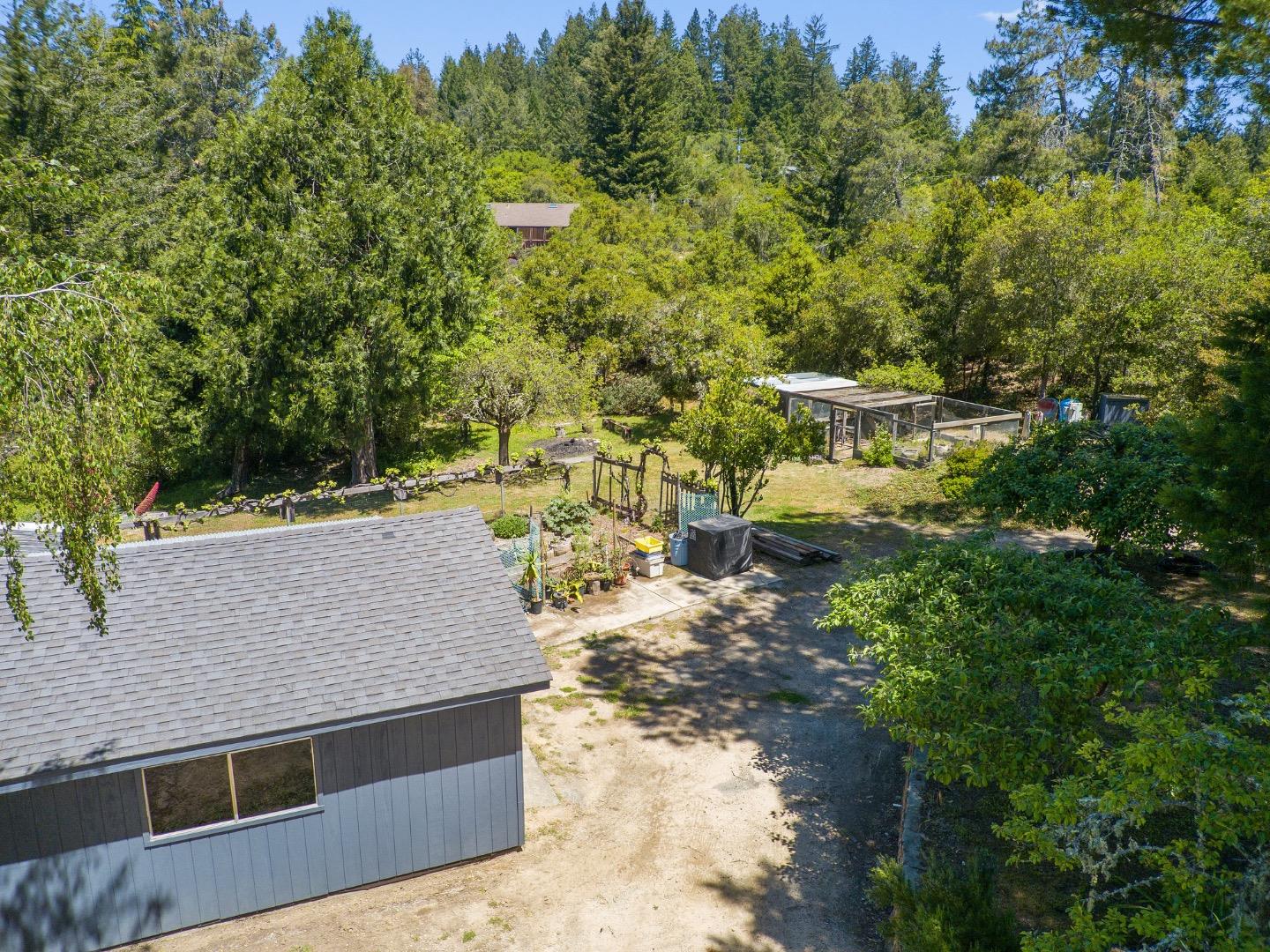 Detail Gallery Image 80 of 91 For 280 Azalea Ln, Santa Cruz,  CA 95060 - 3 Beds | 2/1 Baths