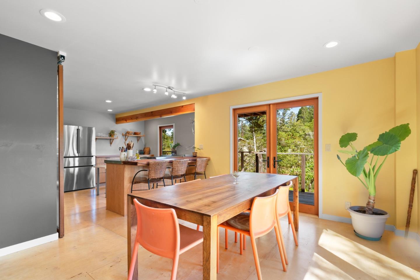 Detail Gallery Image 9 of 91 For 280 Azalea Ln, Santa Cruz,  CA 95060 - 3 Beds | 2/1 Baths