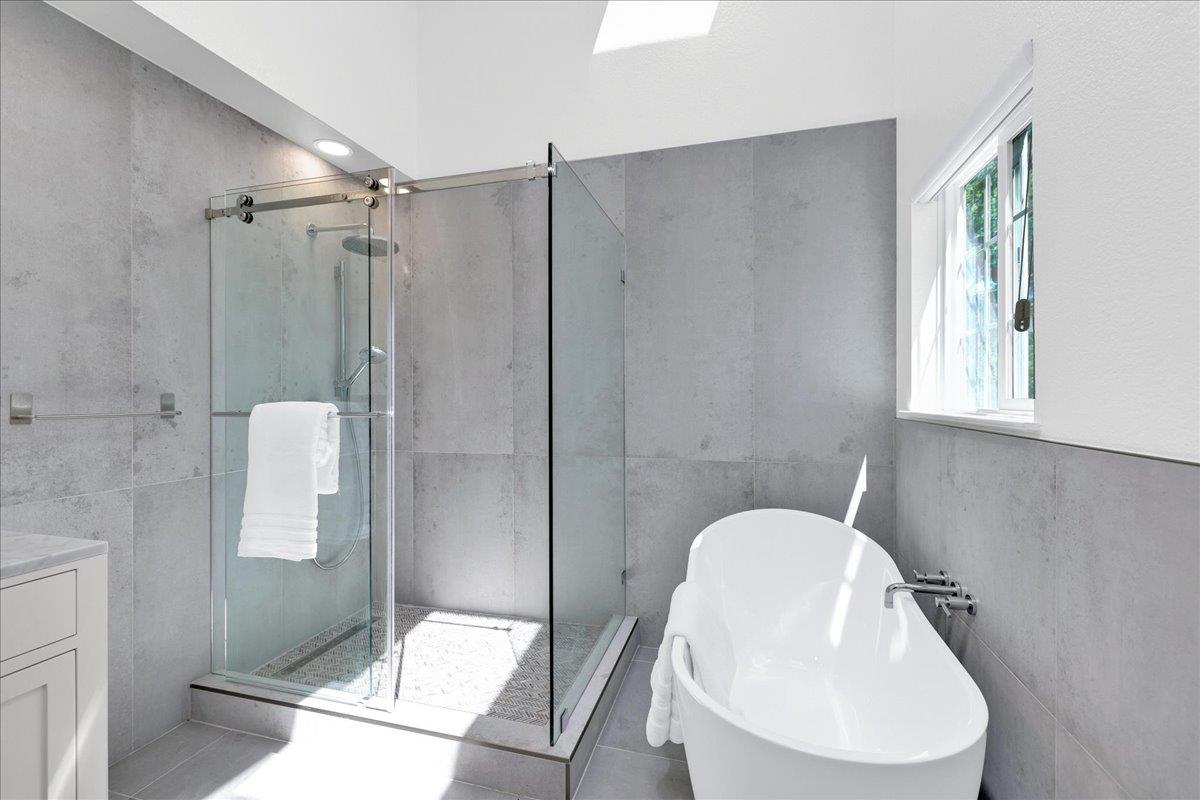 Detail Gallery Image 18 of 37 For 20486 Pierce Rd, Saratoga,  CA 95070 - 3 Beds | 2/1 Baths