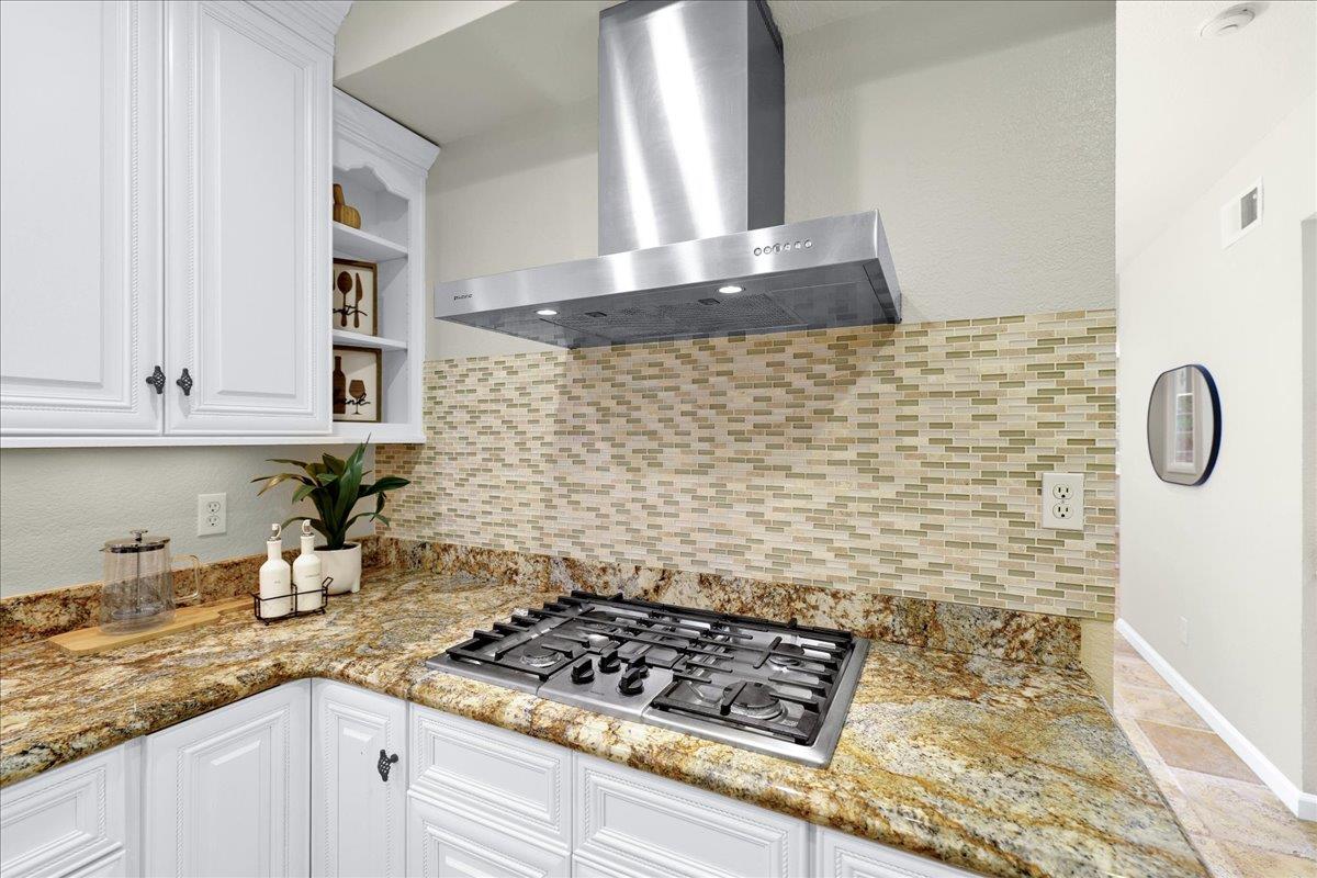 Detail Gallery Image 7 of 37 For 20486 Pierce Rd, Saratoga,  CA 95070 - 3 Beds | 2/1 Baths