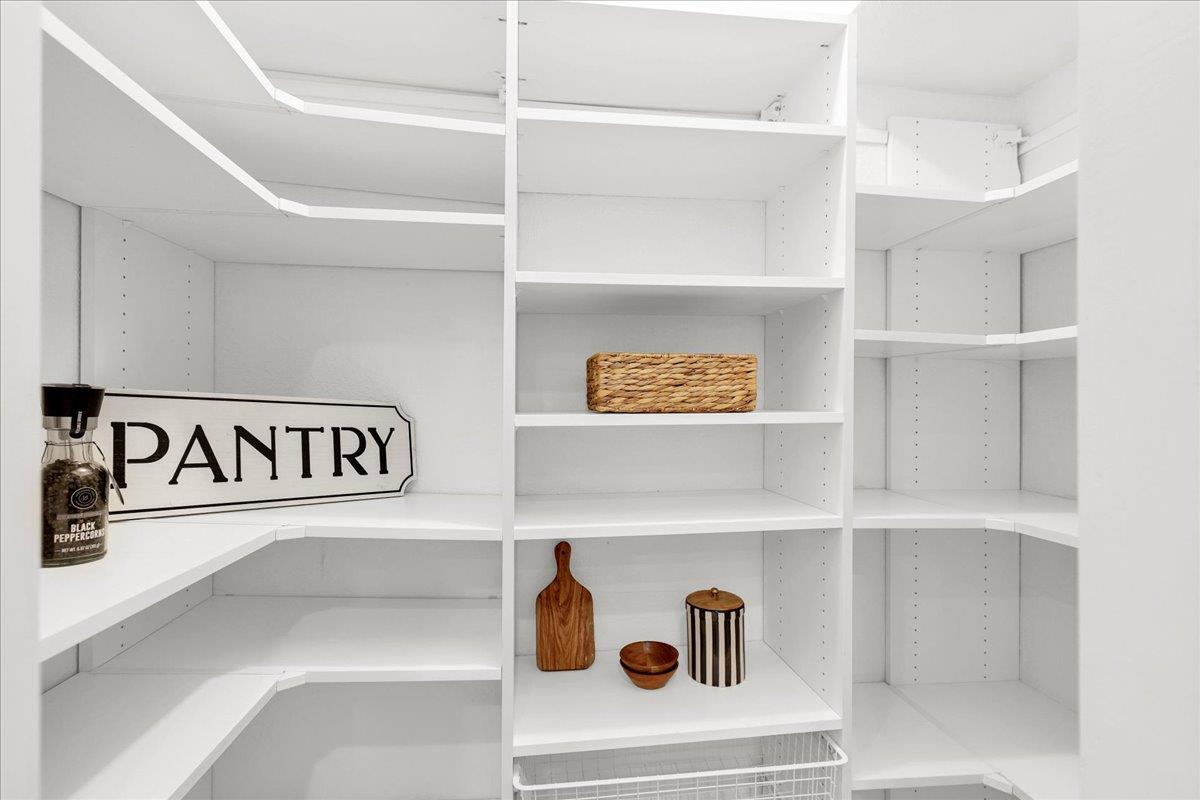 Detail Gallery Image 8 of 37 For 20486 Pierce Rd, Saratoga,  CA 95070 - 3 Beds | 2/1 Baths