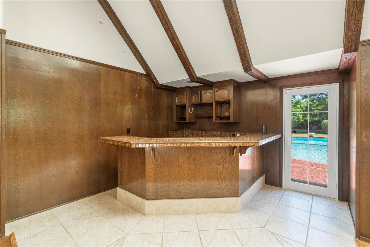 Detail Gallery Image 14 of 43 For 2155 Lilac Ln, Morgan Hill,  CA 95037 - 4 Beds | 2/1 Baths