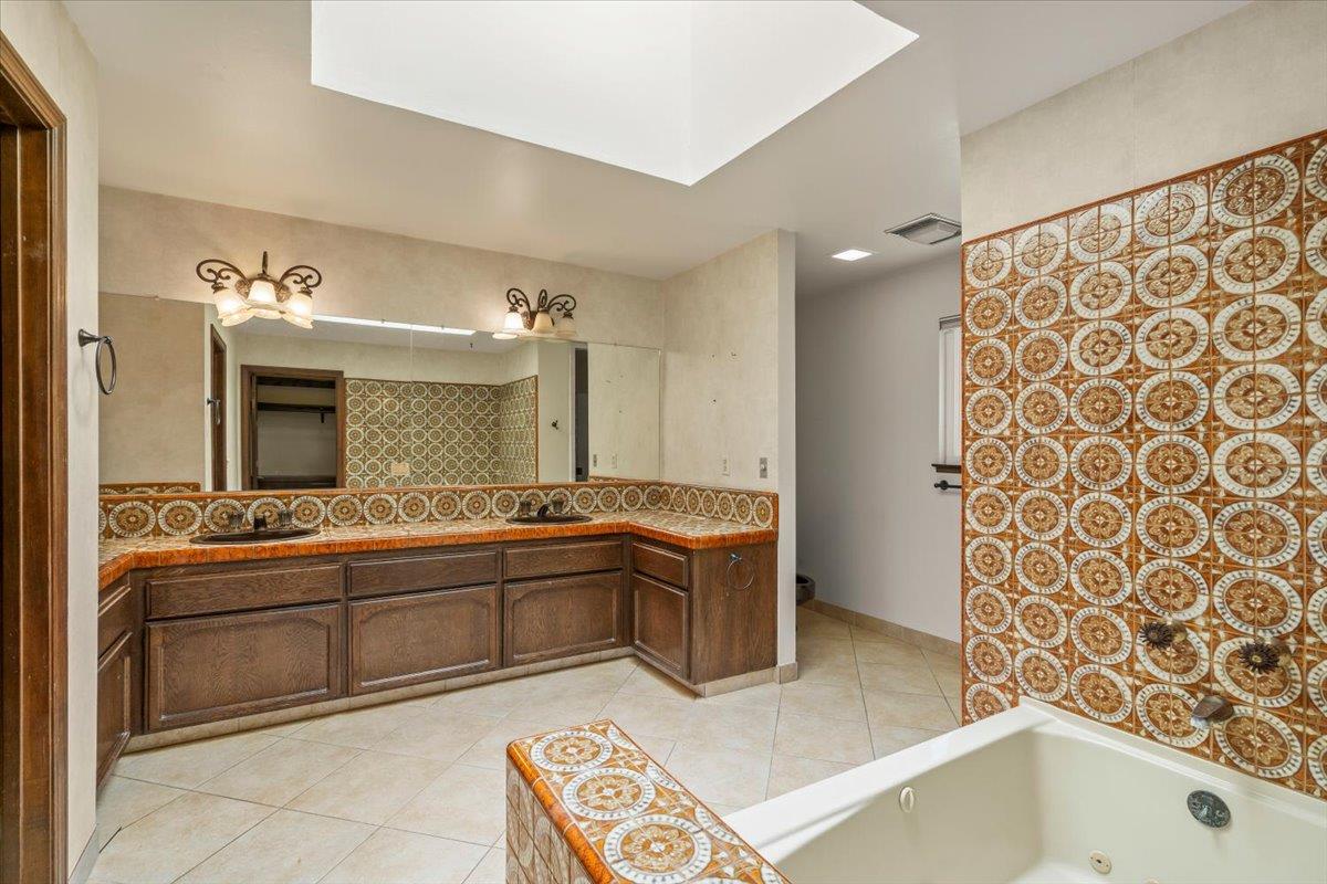 Detail Gallery Image 25 of 43 For 2155 Lilac Ln, Morgan Hill,  CA 95037 - 4 Beds | 2/1 Baths