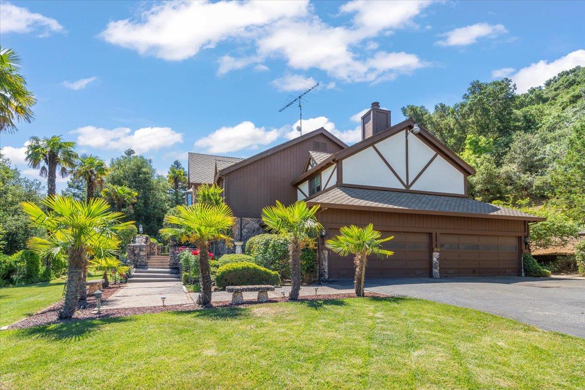 Detail Gallery Image 3 of 43 For 2155 Lilac Ln, Morgan Hill,  CA 95037 - 4 Beds | 2/1 Baths
