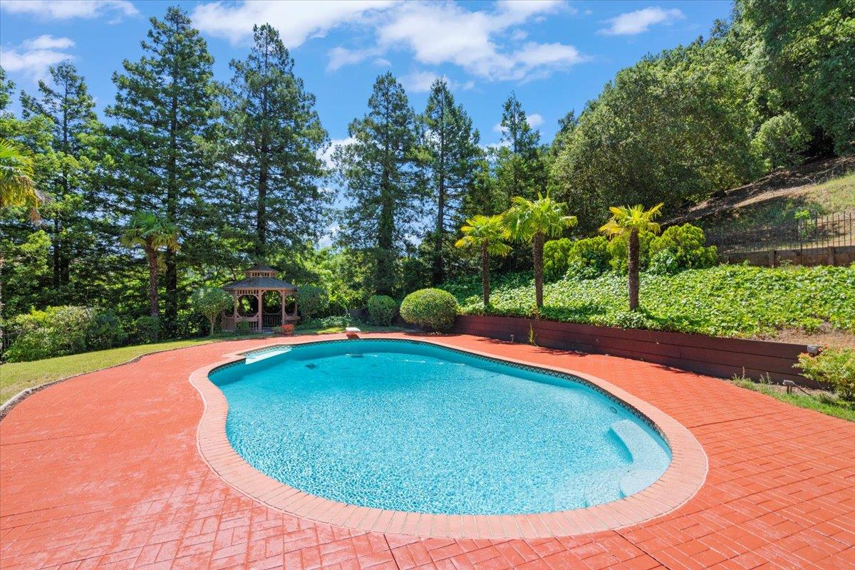 Detail Gallery Image 30 of 43 For 2155 Lilac Ln, Morgan Hill,  CA 95037 - 4 Beds | 2/1 Baths